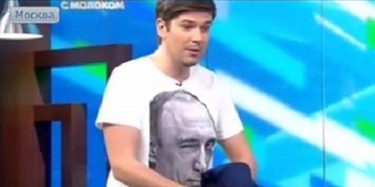 Грачев надел на эфир НТВ майку с изображением президента России