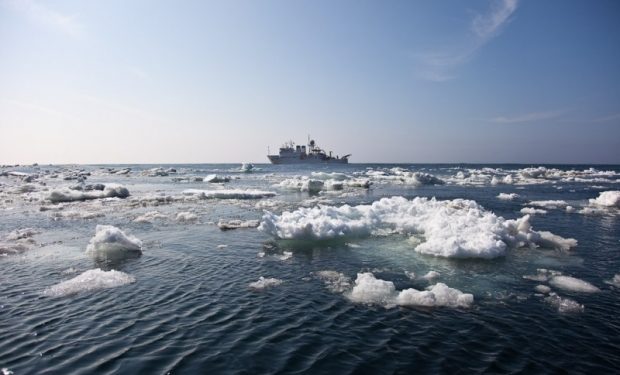 В Охотском море около российской Камчатки затонул краулер: погибло 40 человек