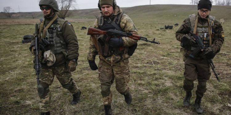 Украинские бойцы уничтожили казарму боевиков в Широкино