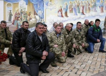 В Киеве простились с бойцом, которого публично расстрелял «Моторола»