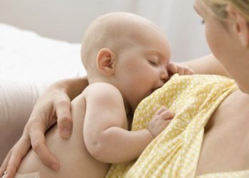 Эксперты рассказали, когда женщины боятся кормить ребенка