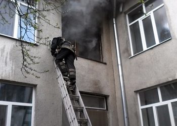 В Мукачево из-за пожара эвакуировали детский сад