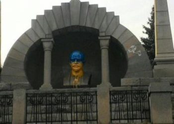 В Челябинске Ленину придали украинский оттенок