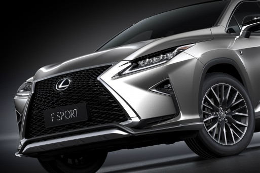 Компания Lexus представила кроссовер RX 200t, оснащенный турбомотором
