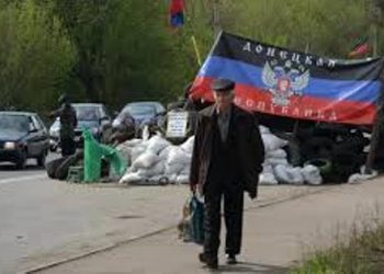 Выезжающих из Мариуполя людей террористы пропускают по спискам