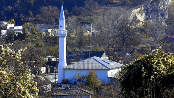 В оккупированном Крыму неизвестные пытались сжечь мечеть