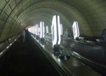 В Киеве пассажир скончался на эскалаторе в метро
