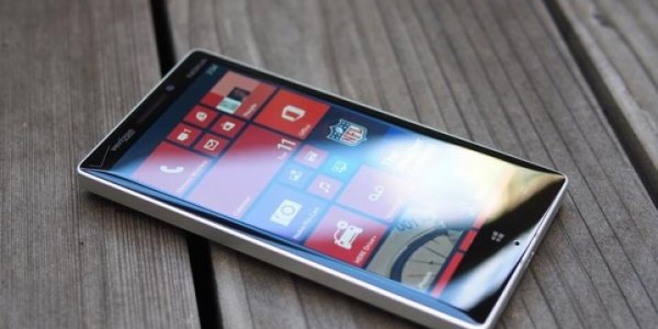 Американская корпорация Microsoft намерена расширить линейку своих "умных" телефонов