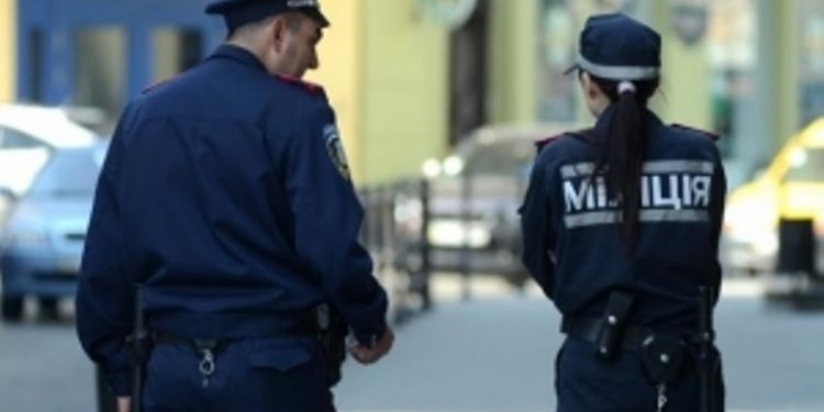 Во Львовской области оперативника привязали к телеге и проволокли 13 км