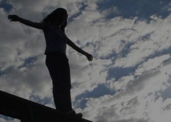 В Мукачево с моста прыгнула женщина