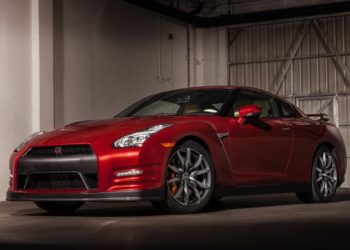 Очередное поколение Nissan GT-R получит гибридную силовую установку