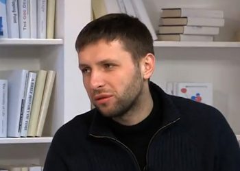Родители Парасюка заработали за год почти миллион гривен