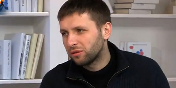 Родители Парасюка заработали за год почти миллион гривен