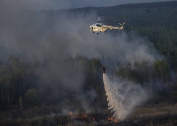 Пожар возле ЧАЭС остановили за несколько километров до могильников отходов