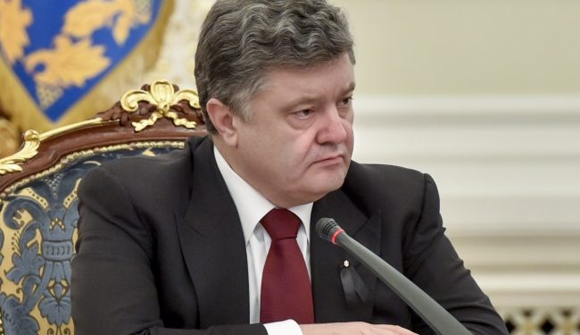 Порошенко поручил распространить вещание ATR на всю Украину