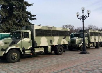 К ВР подтянули бронированные КрАЗы