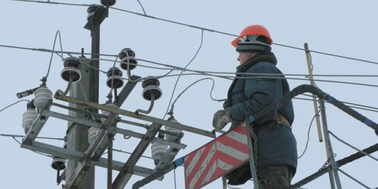 В селе в Луганской области три месяца не было электричества