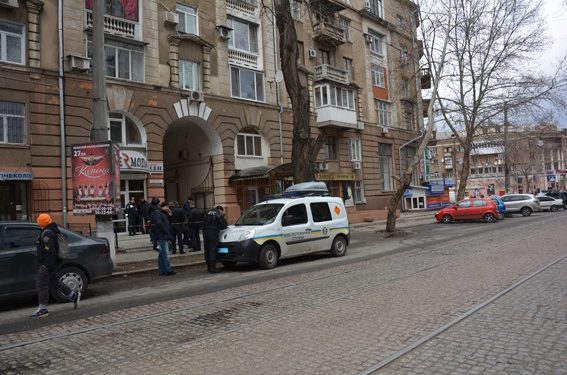 В Николаеве молодой человек пытался продать боевые гранаты