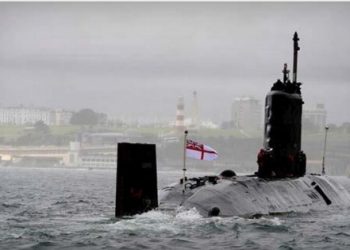 СМИ: Британская подлодка столкнулась со льдиной в ходе слежки за кораблями РФ