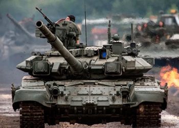 На подмосковном полигоне Алабино новейший танк поломался на репетиции парада