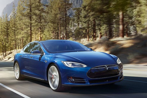 Компания Tesla представила новый базовый седан Model S с индексом 70D