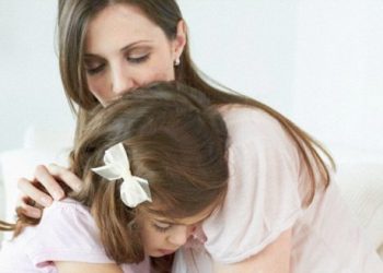 Ученые: тревожность родителей передается детям