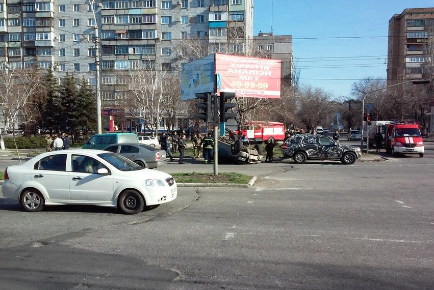 В саратове перевернулась машина