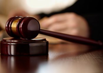 В Киеве командира-взяточника взяли под стражу