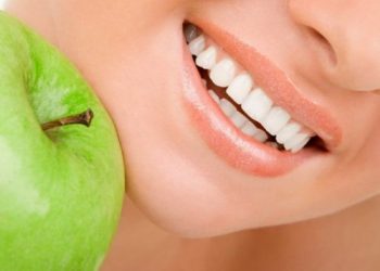 Названы опасные для здоровья зубов продукты