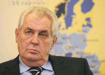 Чешский сенат принял петицию об импичменте президента «за предательство Родины»
