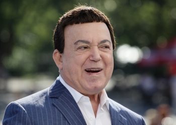 Вор ограбил Кобзона во время визита в Донецк