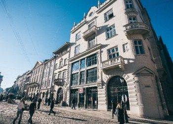 Увеличилось число отравившихся в ресторане во Львове