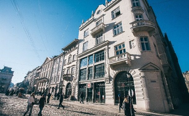 Увеличилось число отравившихся в ресторане во Львове