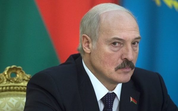 Лукашенко сменил свой график из-за смерти матери
