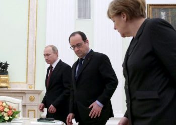Меркель и Олланд поговорили с Путиным о боевиках на Донбассе