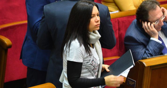 Сюмар предложила раздать деньги Януковича бедным украинцам