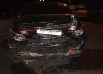 Милицейский беспредел по-ужгородски: пьяный водитель врезался в авто с женщиной и подростком