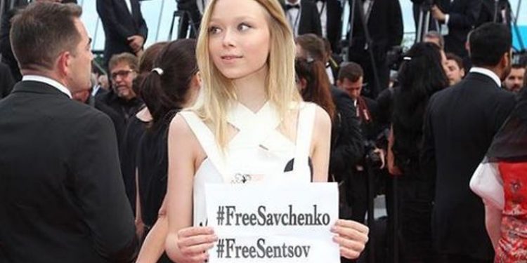 Украинская актриса в Каннах призвала освободить Сенцова и Савченко