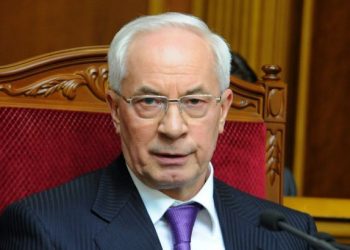 Азаров профинансировал акции протеста против Порошенко и Яценюка, - СБУ