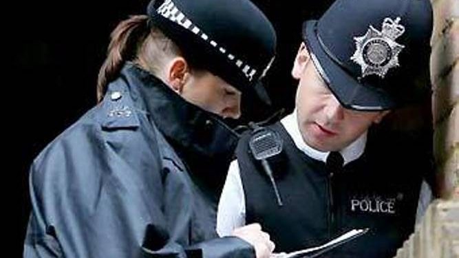 В Британии оперативники задержали двух человек по подозрению в планировании терактов