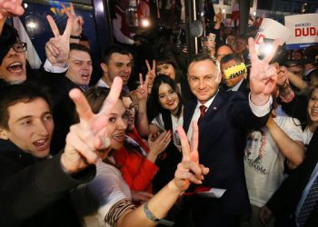 СМИ: Коморовский признал свое поражение