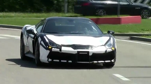 Твин-турбо суперкар Ferrari 488 GTB осенью 2015 года получит открытую версию Spider