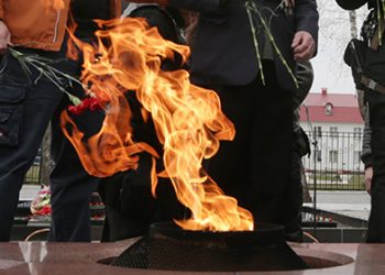 Тульские школьники жарили картошку на Вечном огне