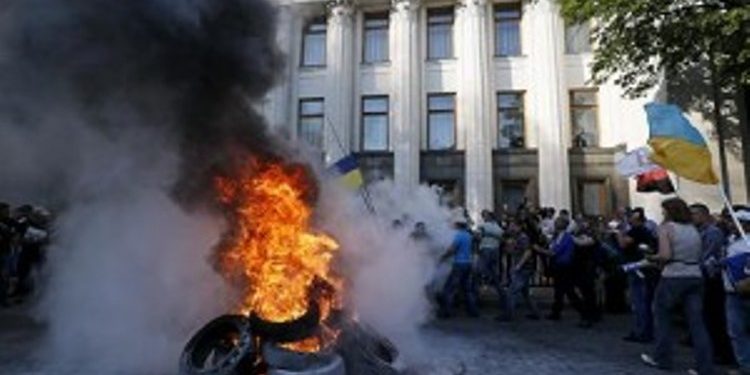 В Киеве силовики задержали 12 активистов «Кредитного майдана»