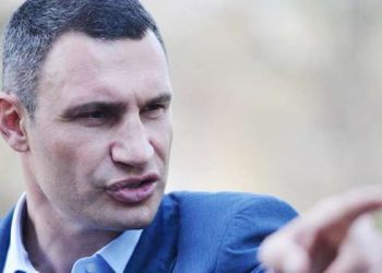 Кличко пообещал расторгнуть договор с застройщиком на Осокорках