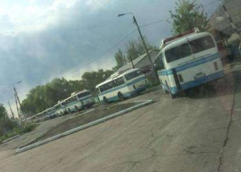 Террористы сгоняют людей на празднование годовщины «референдума»