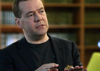 Медведев: Готов работать пока есть силы
