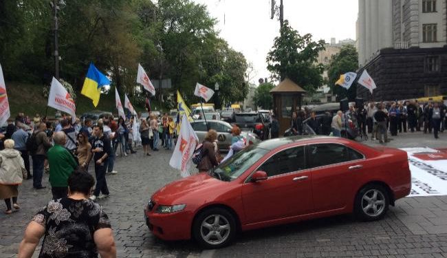 В Киеве активисты Автомайдана заблокировали улицу Грушевского