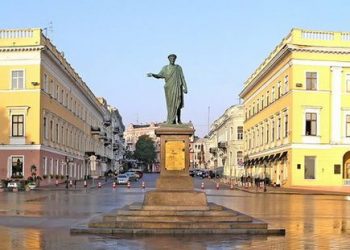 Одесса ночью дважды подверглась взрывам