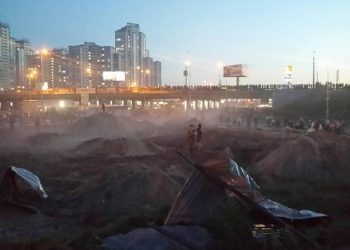 Пятнадцать оперативников получили ранения в столкновениях на Осокорках